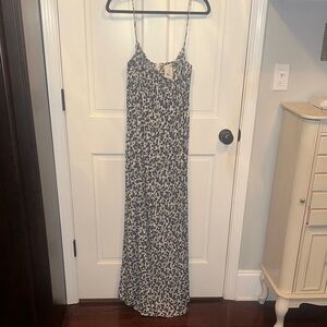 Faithfull the Brand Blue and White Patterned Maxi Dress
NWT. Retails $300